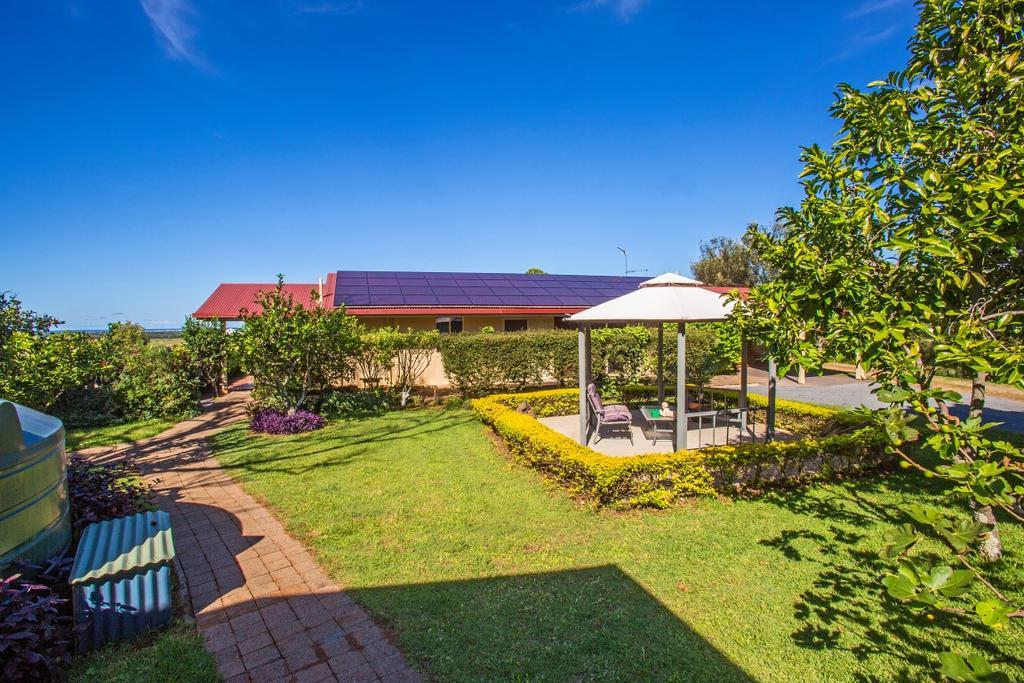 Tropical Coast Retreat - Pet Friendly - Adult Only Guest House Kingscliff Bagian luar foto